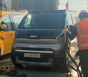Barres de toit en alliage d'aluminium Kia PV5 pour SUV et fourgonnette, système de fixation pour porte-bagages - Product Image 2