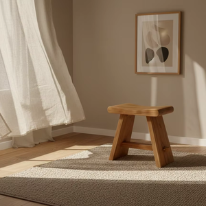 Tabouret en bois Hye fabriqué en teck massif avec finition naturelle pour un salon, une chambre et un mobilier d'hôtel au style moderne et minimaliste - Product Image 3