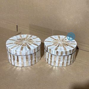 New Arrival Handmade Sustainable Mother Of Pearl Round <b>Gift</b> <b>Box</b> With Lid Luxury <b>Ramadan</b> Eid Favor Packaging Bulk Supply - Product Image 4