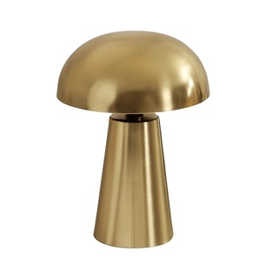 Lámpara de Mesa con Base Cónica y Domo Metálico Dorado |   Base para Bombilla E26/E27 |   Lámpara de Escritorio de Diseño Asiático Simple para Hotel |   Iluminación para el Hogar de Lujo Medio - Product Image 1