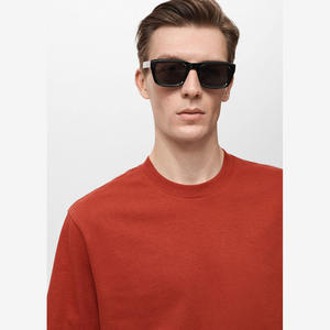 T-shirts personnalisés en gros de haute qualité, T-shirts en coton peigné avec impression pailletée, col et poignets contrastants pour hommes - Product Image 3