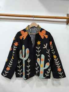 Chaqueta de algodón bordada Suzani del fabricante, ropa exterior étnica colorida, chaqueta étnica de algodón para fiestas, chaqueta bomber Suzani. - Product Image 4