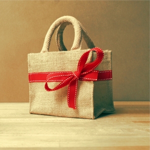 Bolsas de yute impresas multiusos Hugs n Rugs con cierre de hombro para mujer - Uso en exteriores y viajes a bajo precio - Product Image 3