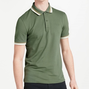 Chemise décontractée pour homme en coton biologique tricoté 100 %, manches courtes, col et poignets unis, logo personnalisé sur le devant, vente en gros OEM - Product Image 4
