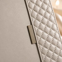 Carnet en cuir vegan PU crème beige LABON, avec surpiqûres matelassées et accentuations en cuir assorties, pages vierges professionnelles