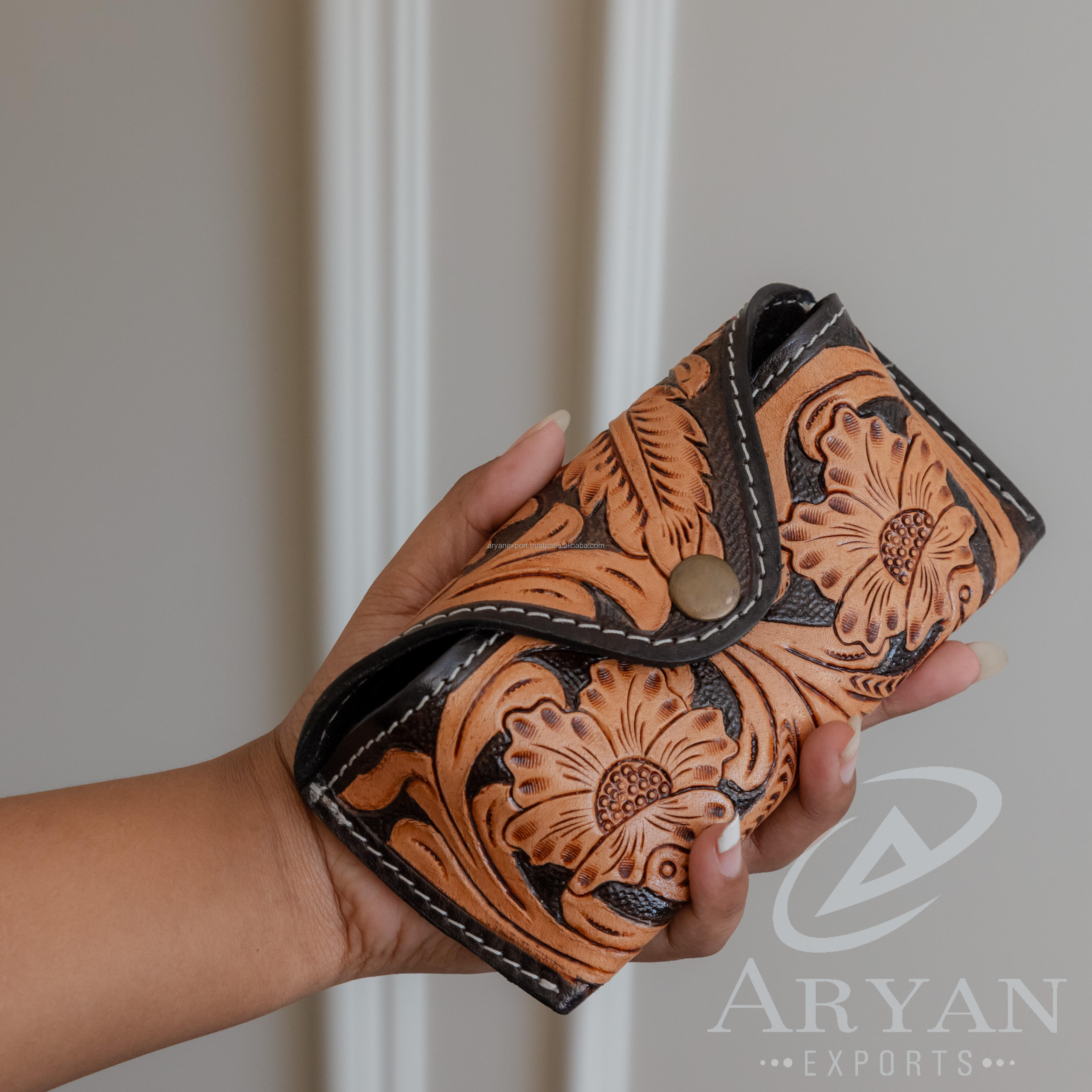 สีน้ำตาล