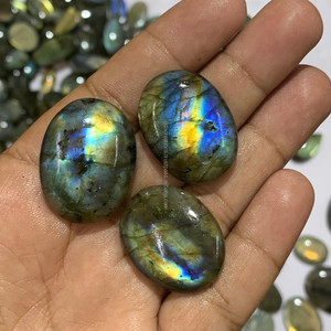Boule de pierre précieuse naturelle en labradorite multicolores arc-en-ciel, taille personnalisée pour la fabrication de bijoux - Product Image 2