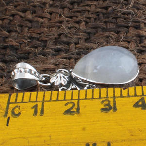 Collier pendentif artisanal en argent sterling 925 plaqué platine vintage avec œil de tigre arc-en-ciel naturel, unisexe, vente en gros - Product Image 1