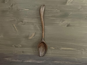 REHMAN CRAFT Ensemble de cuillères sculpturales en bois foncé et mini-planche à découper, design coréen artisanal, écologique, décoration de table artisanale - Product Image 3