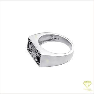 Anillo de Sello para Hombre de Plata 925 Premium con Diamante Cultivado en Laboratorio, Centro Cuadrado Decorativo y Patrón de Contraste Negro para Venta al por Mayor - Product Image 3