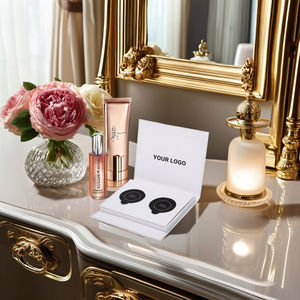 Parfum solide aux huiles essentielles dans un style de parfum Portable Tin Eau de Parfum - Product Image 1