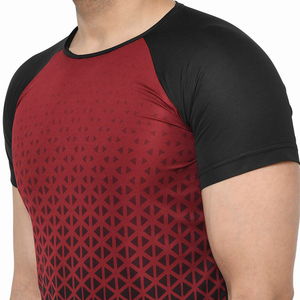 T-shirt à manches raglan pour homme, imprimé géométrique, séchage rapide, coupe ajustée, sportif, col rond, noir et rouge, en polyester tricoté, pour l'entraînement - Product Image 6