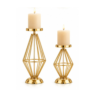 Ensemble de porte-bougies en métal doré avec design en forme de larme pour la décoration de la maison - Product Image 3