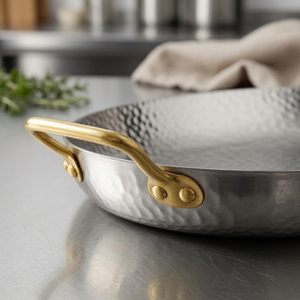 Plateau de service ovale en acier inoxydable martelé de qualité supérieure avec poignées en laiton, plat décoratif pour servir les aliments, vaisselle de cuisine - Product Image 6