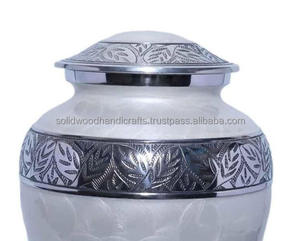 Urnas Funerarias Decorativas de Latón de Alta Calidad, Hechas a Mano, para Hombres y Mujeres - Product Image 4