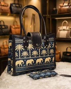 Bolso Tote Premium con Estampado Étnico de Elefantes en Jacquard y Bolsa de Mano a Juego - Product Image 3