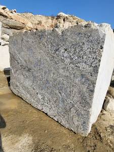 Bloque de Granito Blanco Perla, Directo de las Minas, Alta Calidad, Premium, para Uso en Cocinas y Baños Modernos - Product Image 5