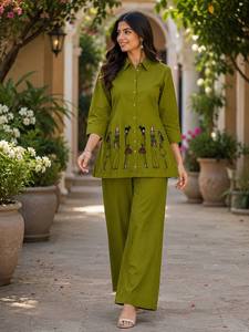 Conjunto de Kurti y Palazzo de Algodón Verde con Bordado a Mano, Estilo Informal Holgado hasta el Tobillo para Mujer, Estilo India-Pakistán - Product Image 1