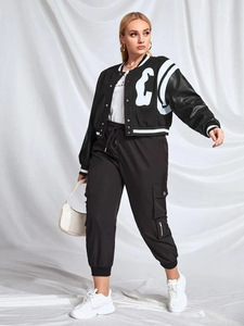 เสื้อแจ็คเก็ตเบสบอลทรงครอป แขนยาว บุผ้าฝ้าย สไตล์วาร์ซิตี้ สำหรับผู้หญิง พร้อมแถบลายทาง สตรีทแวร์ บอมเบอร์ครอปแจ็คเก็ต - Product Image 1