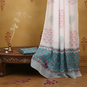 Traje Indio de Algodón con Estampado Floral Blanco y Azul para Mujer |   Salwar Kameez Punjabi de Alta Calidad con Estampado a Mano |   Conjunto de Ropa Casual Étnica - Product Image 4