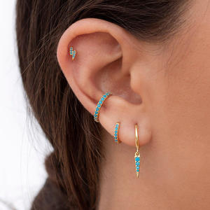 Ensemble de boucles d'oreilles créoles en turquoise CZ, style goutte d'éclair en argent sterling 925 doré - Product Image 1