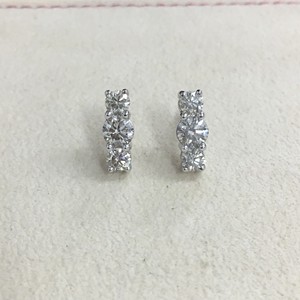 Boucles d'oreilles clous 3 pierres en argent sterling 925 plaqué rhodium avec diamants naturels taillés pour femme, 1,56 ct, bijoux tendance pour mariage et soirée - Product Image 1