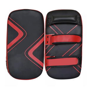 Bouclier de frappe en cuir sur mesure de haute qualité pour l'entraînement de MMA, Muay Thai et boxe, avec logo personnalisé imprimé. - Product Image 6