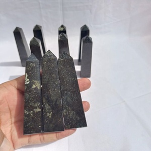 Punta de Cristal de Nuummite Natural en Forma de Torre |   Torre Obelisco de Nuummite Pulido |   Cristal Curativo de Piedra Preciosa Negra al por Mayor - Product Image 1