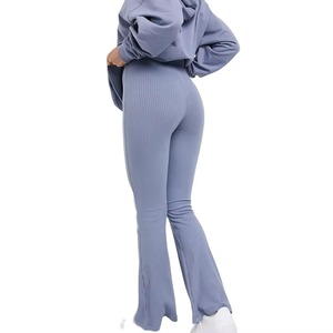 Conjunto Deportivo Moderno para Mujer, Sudadera con Capucha y Pantalones Acampanados, Proveedor de Calidad de Exportación, Ropa Personalizada de Alta Calidad, Dos Piezas - Product Image 4