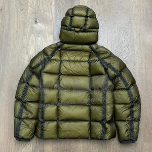 Veste d'hiver matelassée personnalisée OEM pour homme, parka chaude à capuche, coupe-vent et imperméable pour l'extérieur - Product Image 2