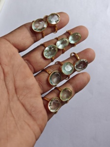 Anillo de latón chapado en oro con gema de aguamarina natural, corte ovalado facetado, ajustable, hecho a mano, certificado IGI, engaste en bisel. - Product Image 1