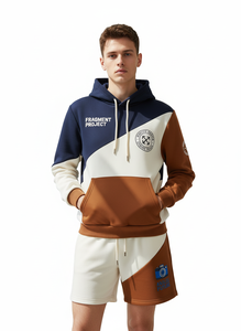 ผู้ผลิตชุดเซ็ตเสื้อฮู้ดซิปพิมพ์ลายโลโก้แบบ DTF สำหรับผู้ชาย และกางเกงขาสั้นวอร์ม พร้อมลายสกรีนสีสันตัดกัน - Product Image 2