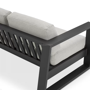 Conjunto de Sofás Contemporáneos para Exteriores, 4 Plazas, Resistentes a la Intemperie, Muebles de Jardín, Cojines Beige, Estructura de Madera Maciza - Product Image 5