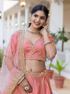 Conjunto de Lehenga Choli de satén con bordado de lentejuelas y dupatta para mujer, estilo semi-cosido. |   Elegante Lehenga Choli de Boda para Mujer - Product Image 2