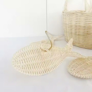 Este juego de pesca para niños está hecho de ratán natural y incluye una caña de pescar, 5 peces y un cesto para pescar. - Product Image 5