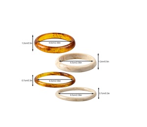 Elegantes pulseras de resina con acabado metálico brillante, joyería con estilo para mujeres, accesorios modernos para fiestas y celebraciones. - Product Image 1