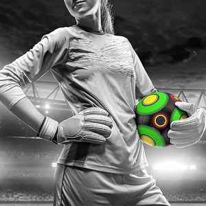 Ballons de football personnalisés OEM avec impression sérigraphique, légers, résistants à l'eau, avec vessie en caoutchouc, fabriqués au Pakistan, vente en gros, promotion exceptionnelle - Product Image 3