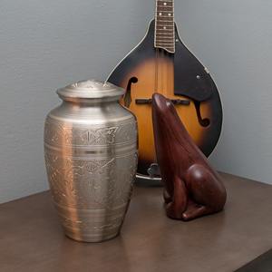 Urne funéraire blanche de style américain Platinum Elegance pour cendres d'adultes, capacité de 200 pouces cubes - Product Image 4