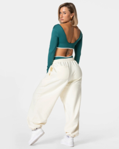 Joggers en molleton français pour femme, taille mi-haute, coupe ample et oversize, avec dentelle peinte hivernale, 100% Coton, Écologique, Respirant, Décontracté, ODM - Product Image 3