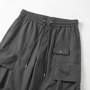 Pantalon cargo gris avec bretelles |   Pantalon cargo à jambes larges et multi-poches |   Pantalons streetwear surdimensionnés |   Fabricant OEM personnalisé - Product Image 3