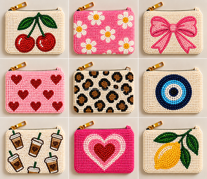 Pochette à monnaie artisanale en perles de rocaille avec motifs cerise café, marguerite, nœud et boissons glacées, pochette à fermeture éclair florale rose, vente en gros - Product Image 6