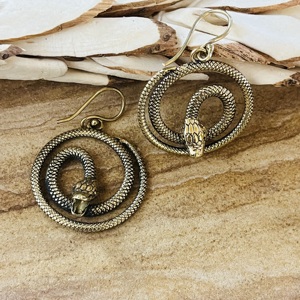 Pendientes Colgantes de Serpiente de Diseño Vintage, Joyería Boho de Latón para Mujer, Acabado de Latón Antiguo, Espiral, Animal, Gótico, Venta al por Mayor/OEM/ODM - Product Image 2