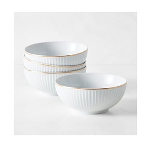 Juego de 4 Elegantes Tazones de Cerámica con Borde Dorado, Tazones Blancos Acanalados para Ensalada, Cereal, Sopa, Pasta y Postre - Product Image 1