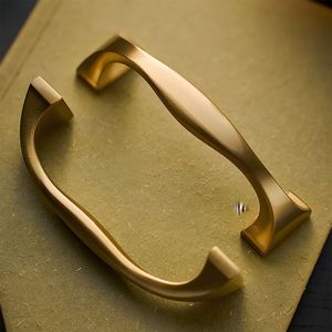 Poignée de porte de qualité export 100% garantie, au design tendance, en métal artisanal, fabriquée à la main, en vente par des exportateurs indiens - Product Image 4