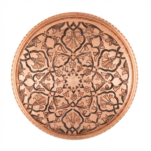 Bandeja Redonda de Cobre Grabada Vintage con Patrón Floral Arabesco, Estilo Otomano Turco, Plato Decorativo de Metal para Servir - Product Image 1