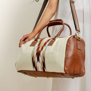 Sac de voyage en cuir véritable le plus vendu, design prêt à l'emploi avec intérieur spacieux, fermetures éclair robustes et sangle réglable - Product Image 2
