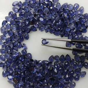 Iolita natural de 4x3 mm, corte pera, gema suelta de la mejor calidad con efectos pleocroicos para la fabricación de joyas. - Product Image 5