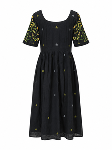 Vestido Midi Negro Bordado con Flores, Mangas Cortas, Estilo Boho, Vestido Casual de Algodón Tejido - Product Image 4