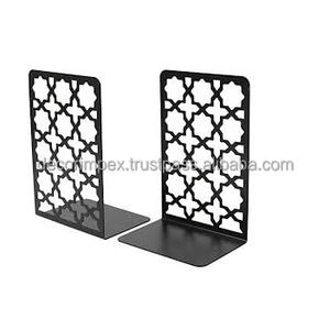 Une paire de serre-livres en métal avec un design géométrique moderne et ouvert. Voici un résumé de l'article - Product Image 3