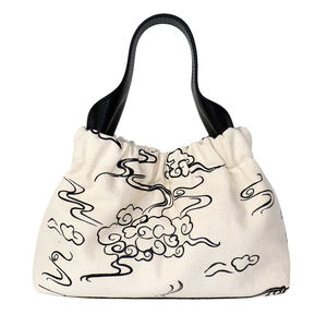 Bolso Tote de Alta Calidad con Diseño de Bordado Único y Exclusivo con Patrón de Espinas para Compras y Desplazamientos - Product Image 5